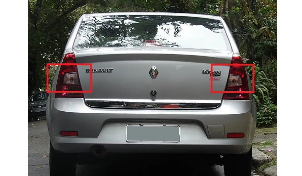 چرا ال 90 فقط یک چراغ دنده عقب دارد؟